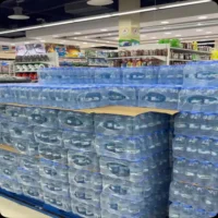 عروض مركز ياس للتسوق الخوض حتى نفاذ الكمية